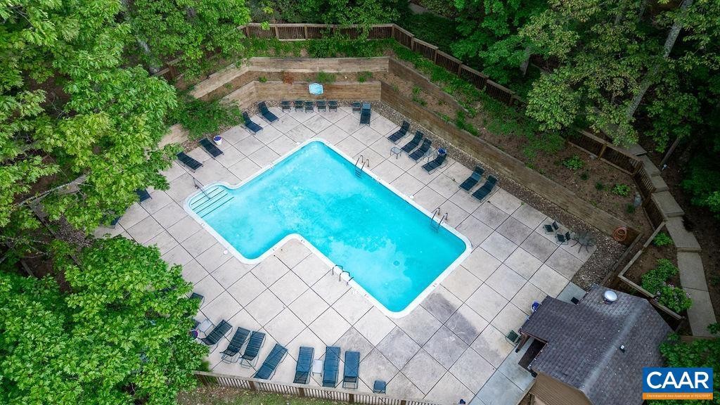 51. 725 Laurelwood Condos