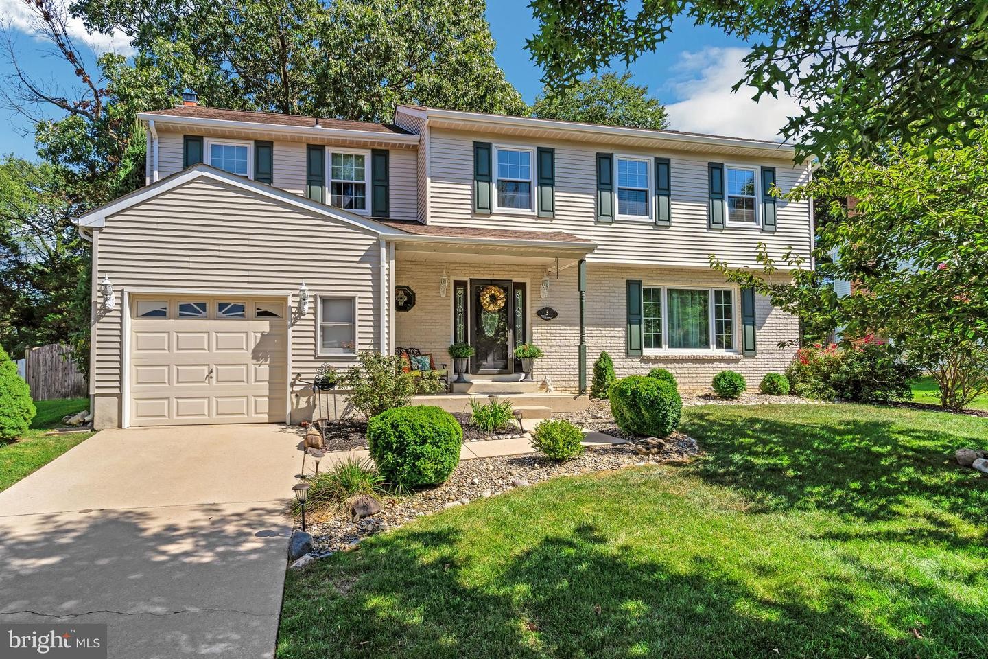 1. 3 Twin Ponds Ct