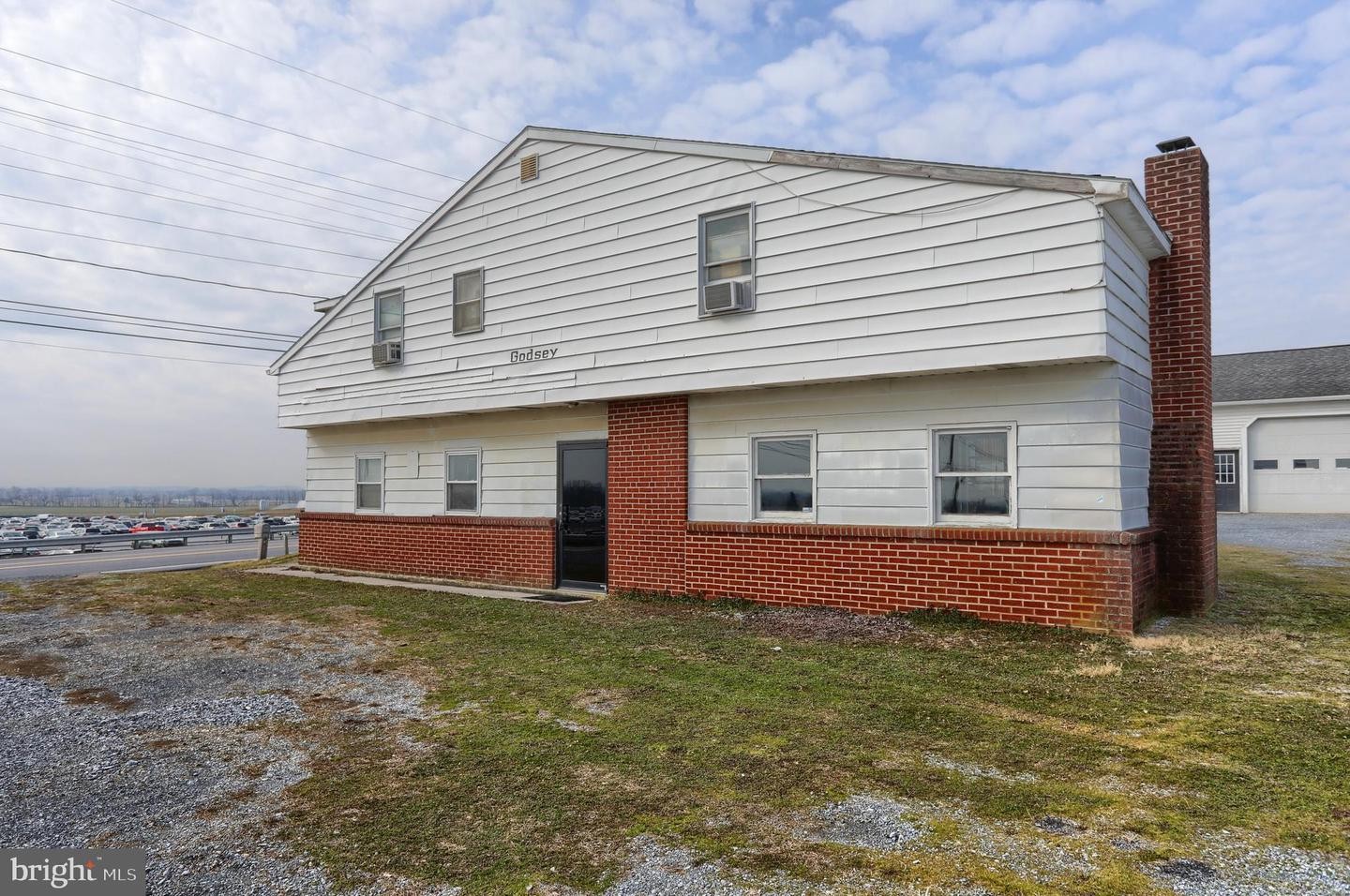 2. 116 Auction Rd