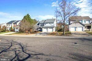 29. 35 Bridle Ln