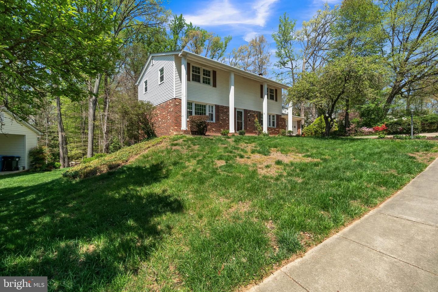 4. 6944 Cottontail Ct