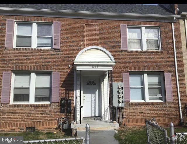 1. 1254 Meigs Pl NE