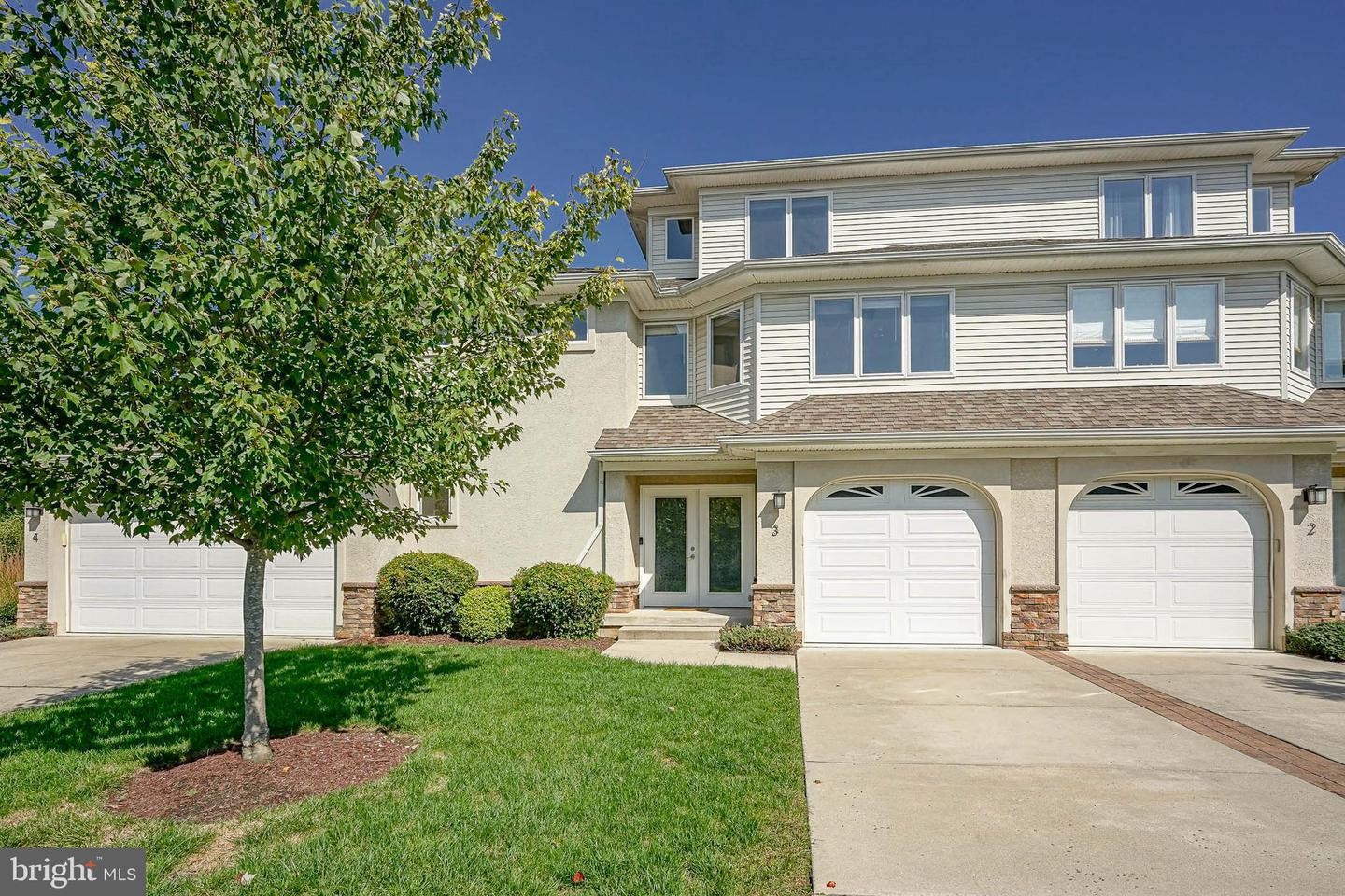 3. 3 Regency Ct