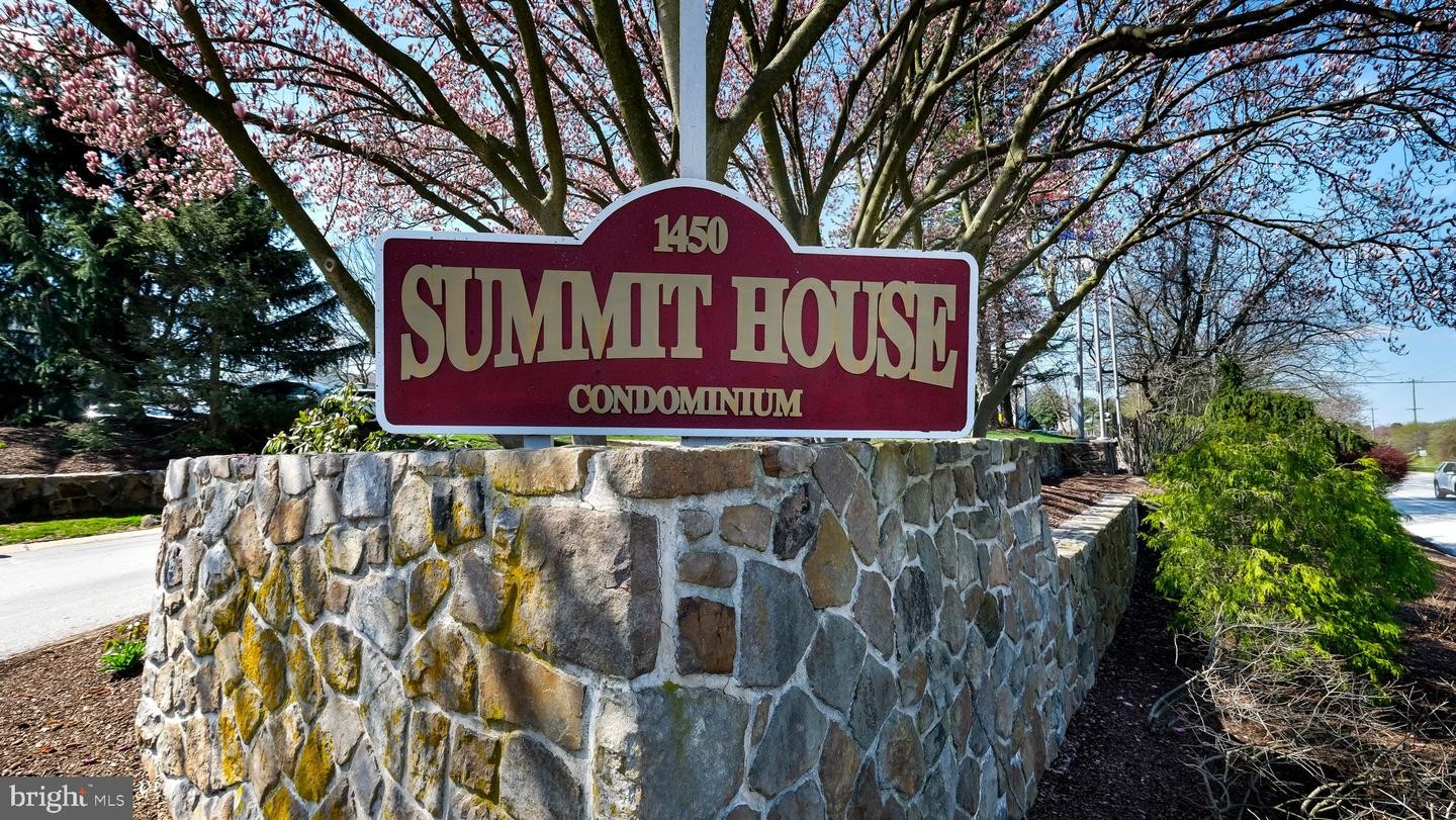2. 192 Summit House