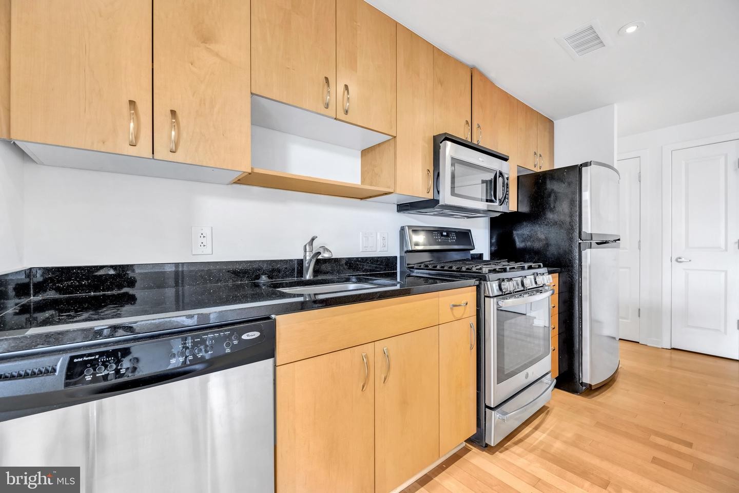 8. 475 K St NW 