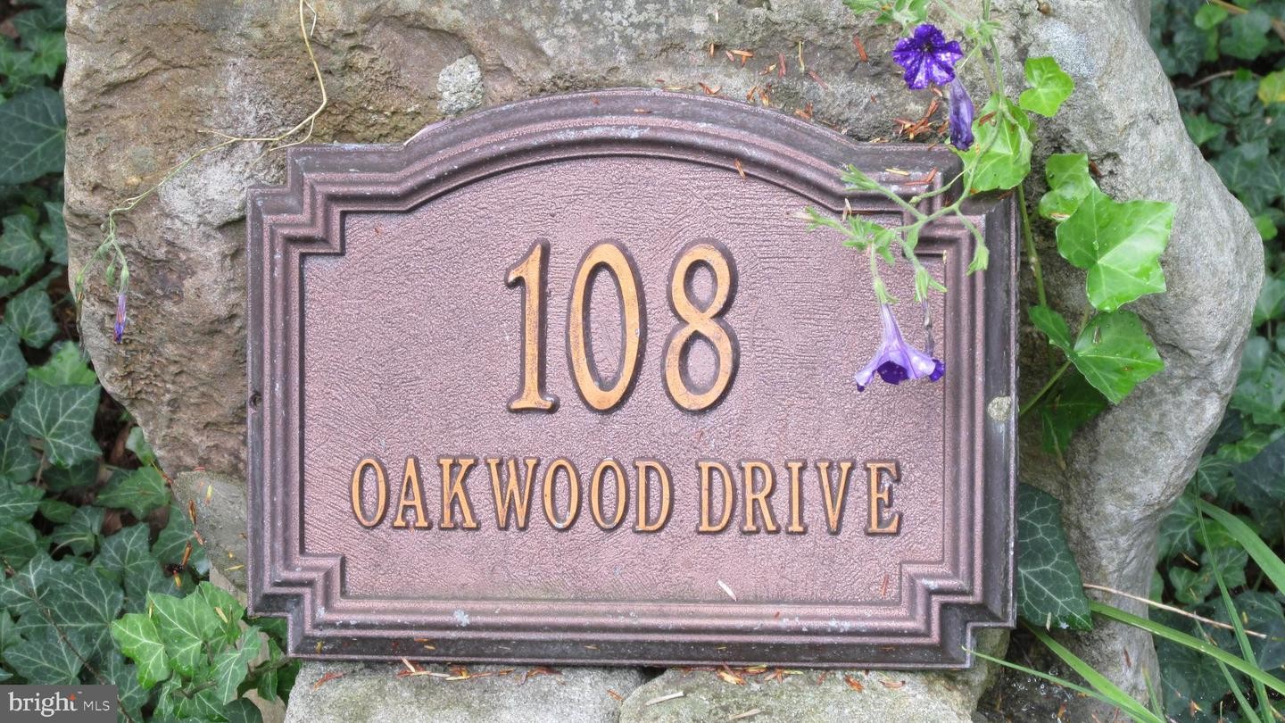 2. 108 Oakwood Dr