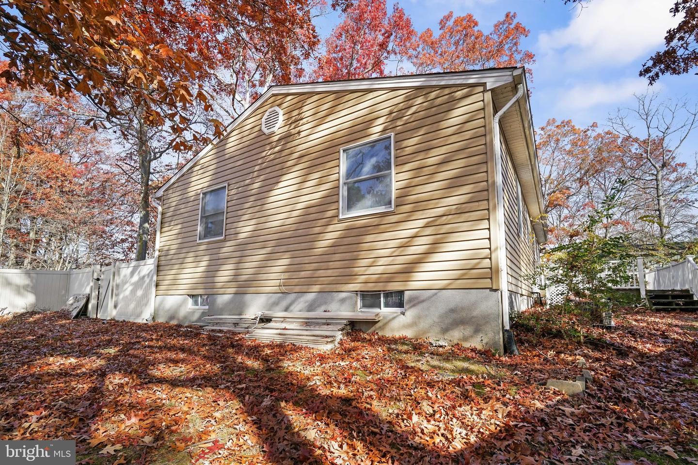 34. 1 Lexington Ct