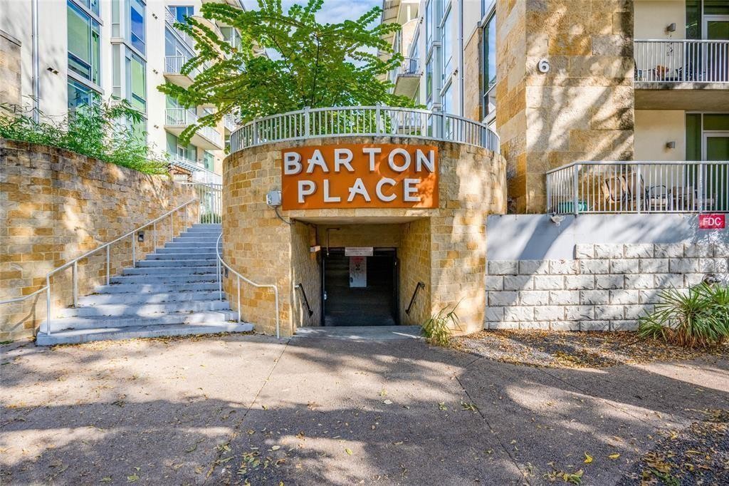 20. 1600 Barton Springs Rd