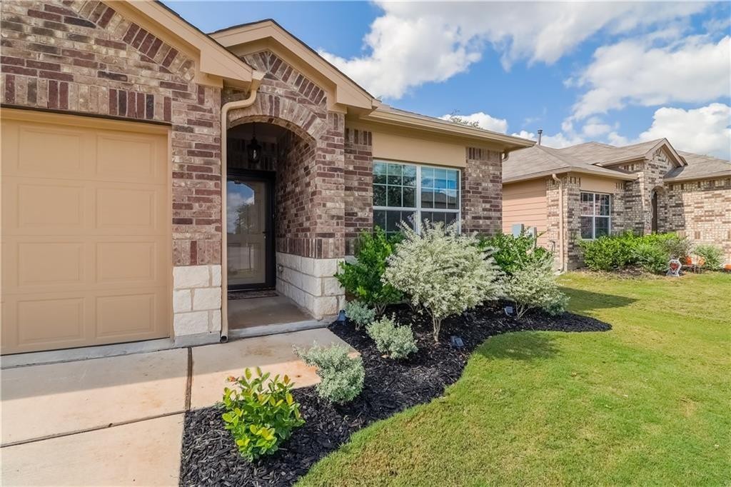 2. 235 Cibolo Creek Dr