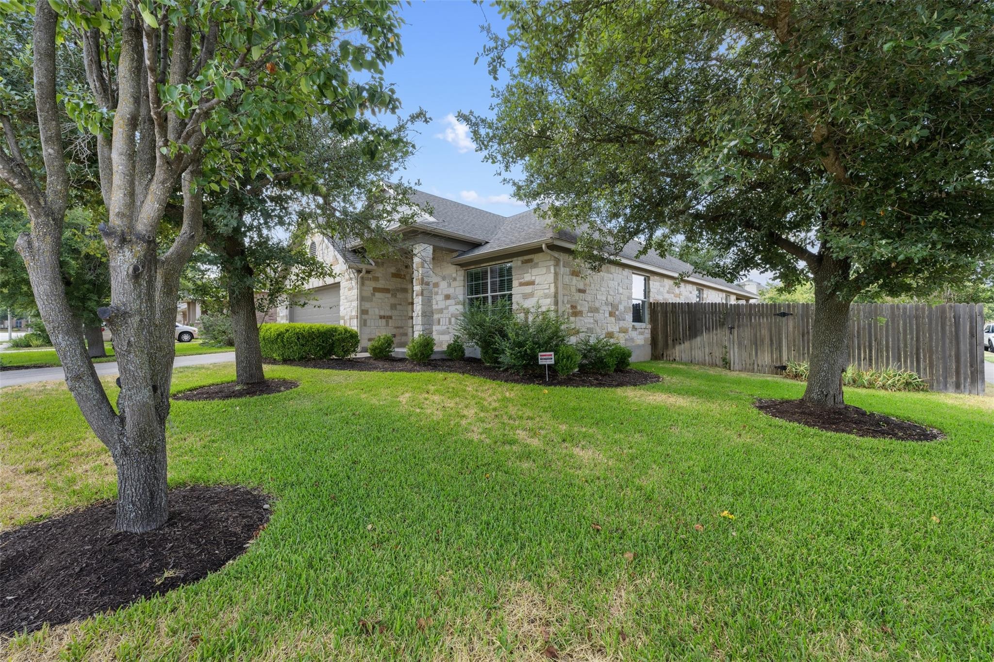 1. 3704 Pine Needle Cir