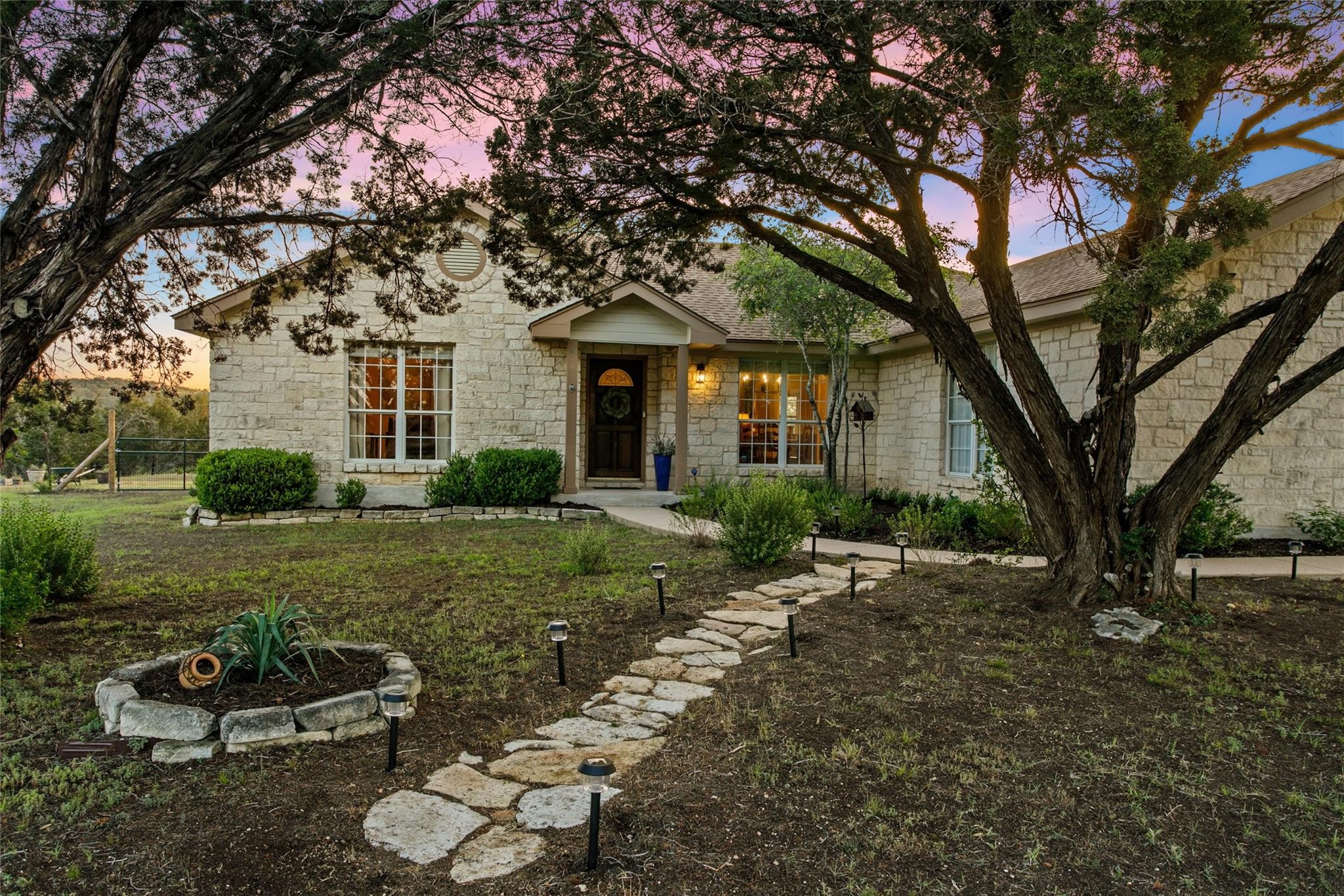 39. 910 Barton Creek Dr