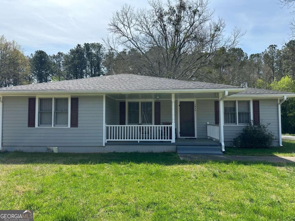 4. 1925 Christian Cir SE