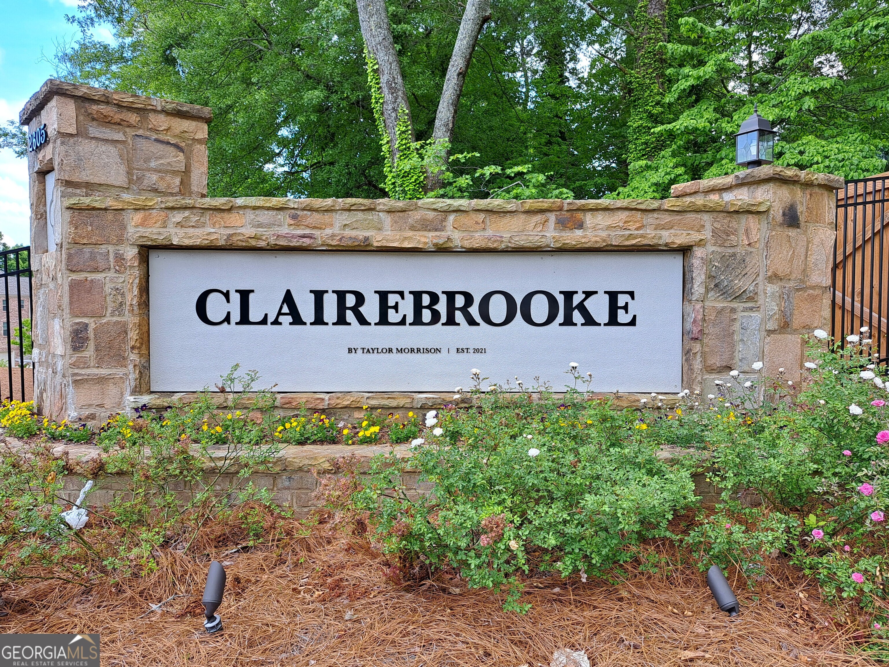 11. 2556 Clairebrooke Bnd