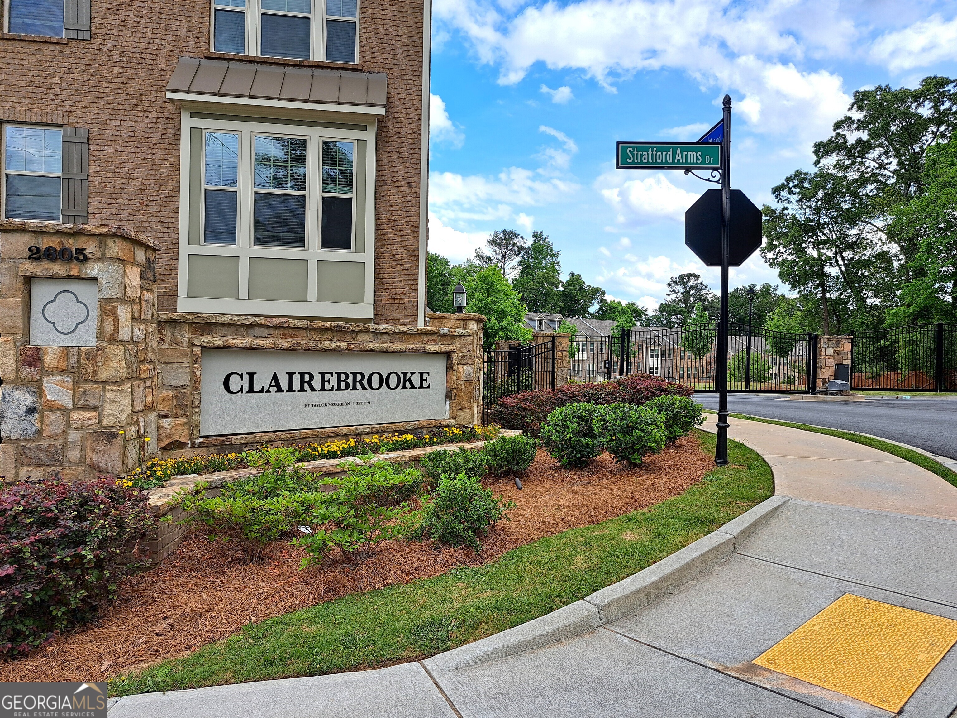 20. 2556 Clairebrooke Bnd