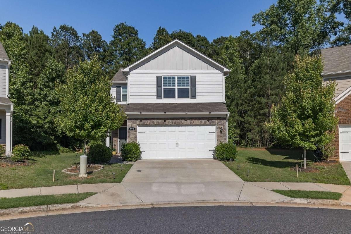 1. 692 Holly Springs Ct