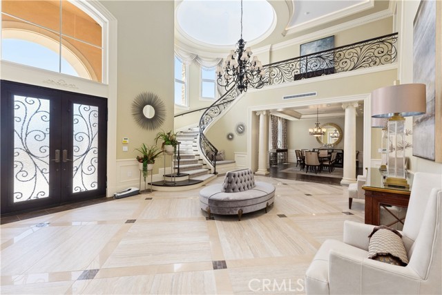 luxury homes foyer