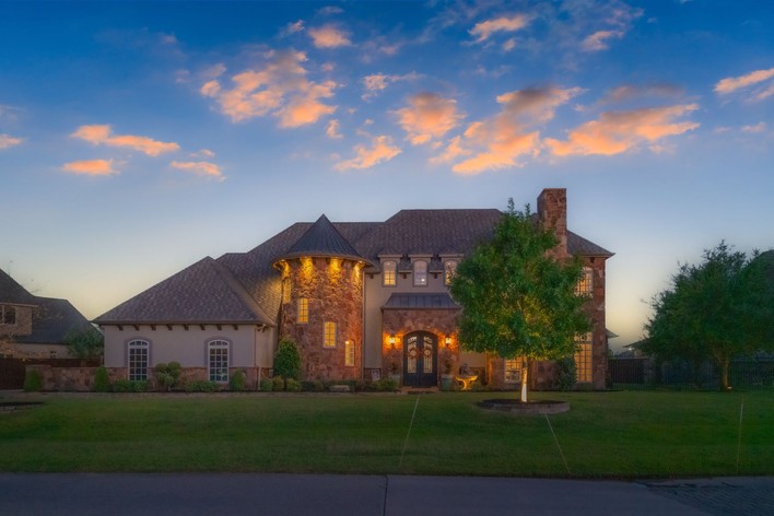 Must-Have Features for Luxury Home Buyers in Texas