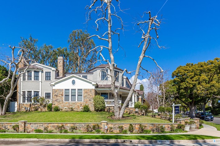 Live like a local in the Pacific Palisades.