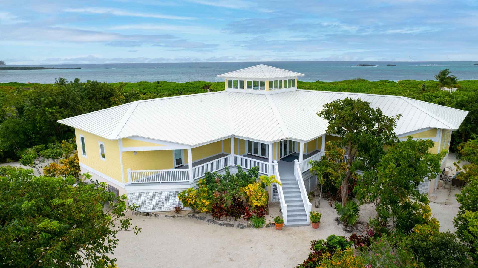 1. Single Family Home for Sale at Green Turtle - The Abaco Club on Winding Bay - MLS 51650 Abaco, Bahamas