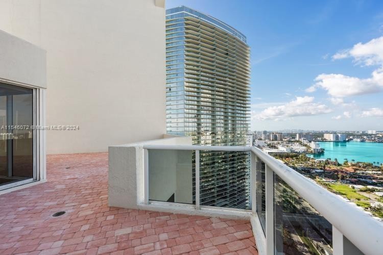 44. 19111 Collins Ave