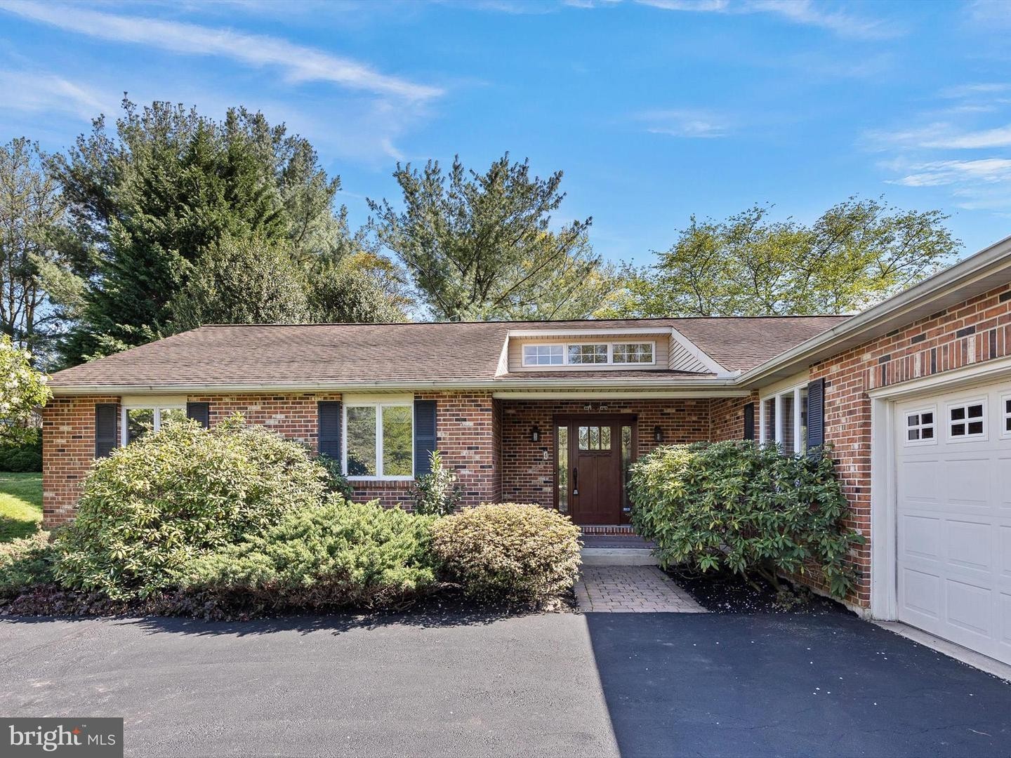 2. 4 Colonial Ct