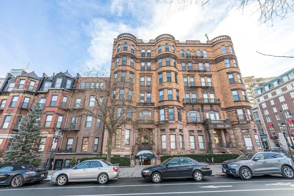 30. 362 Commonwealth Ave Unit 2A