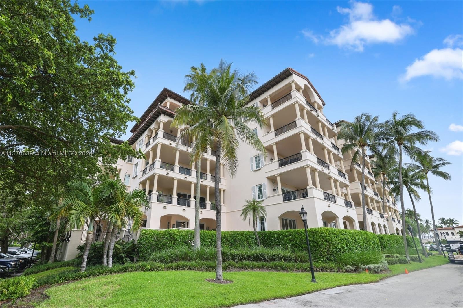 0. 19144 Fisher Island Dr