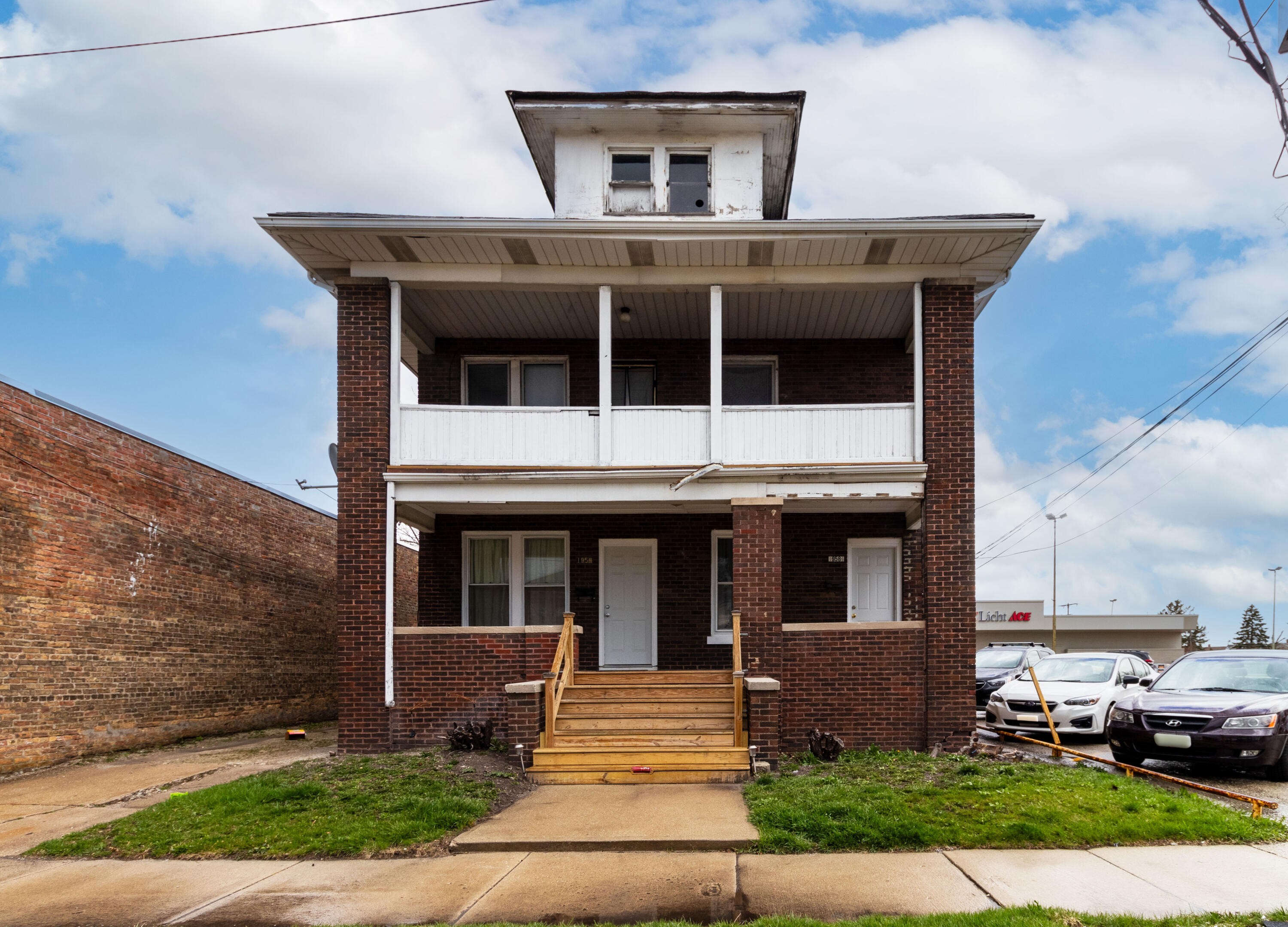1. 1958 Taylor Ave