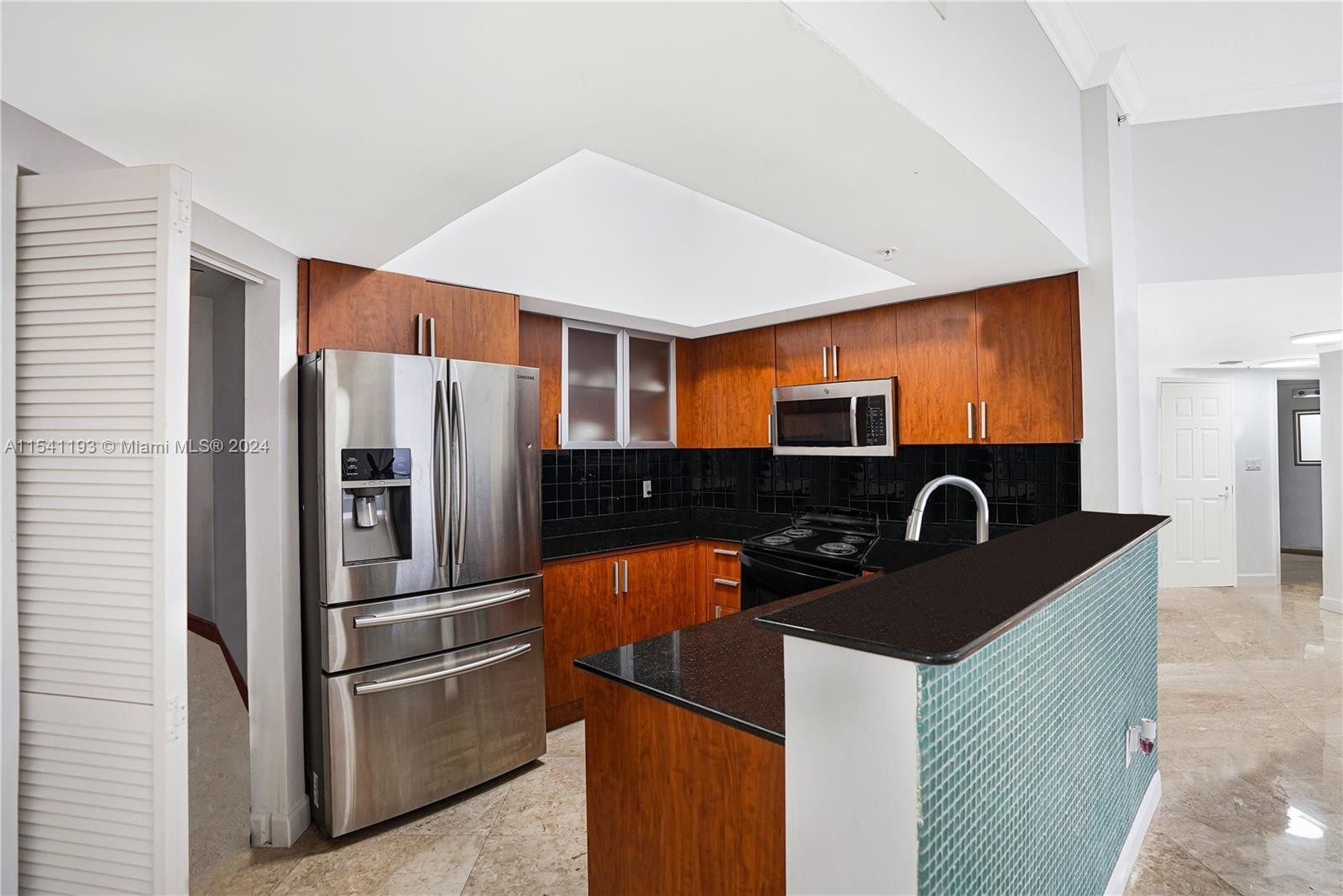 9. 16699 Collins Ave Avail June 3rd