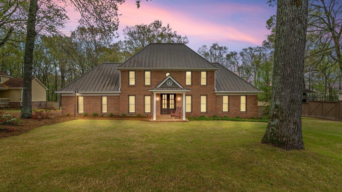 1. 3006 Country Place