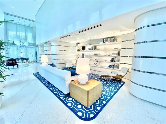 32. 16901 Collins Ave