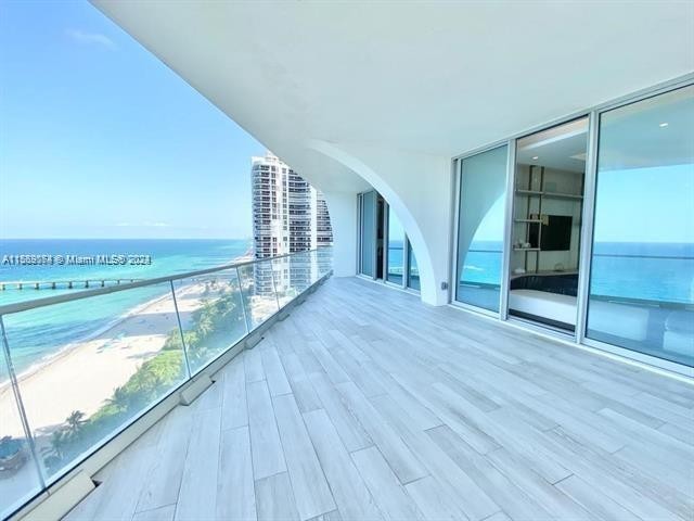 3. 16901 Collins Ave