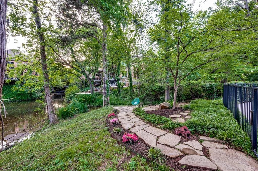 31. 1 Wooded Gate Drive