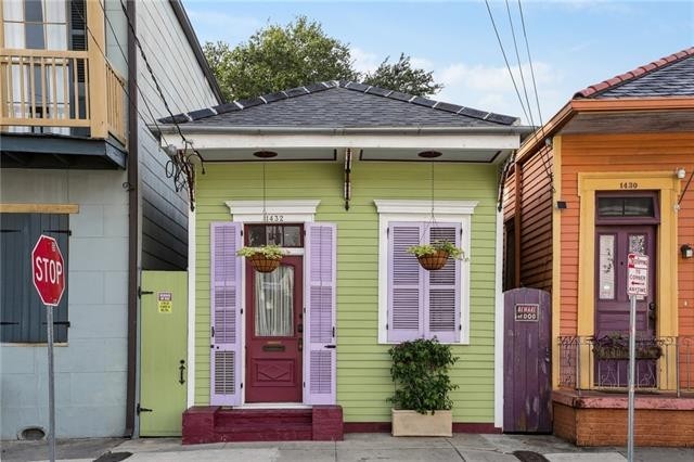 1. 1432 Chartres Street
