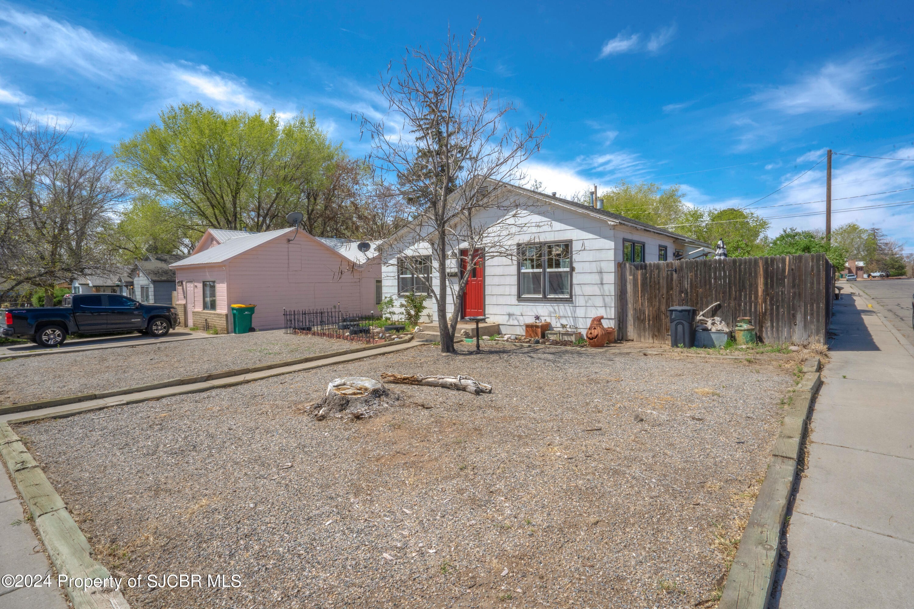 19. 715 N Orchard Avenue