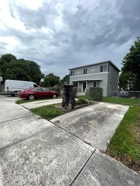 16. 2341 NW 14th St