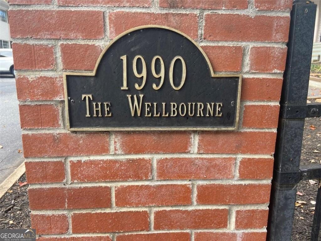 2. 990 Wellbourne Dr